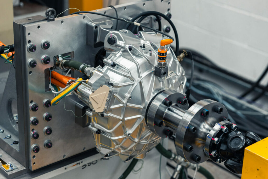 silnik w osi pędnej